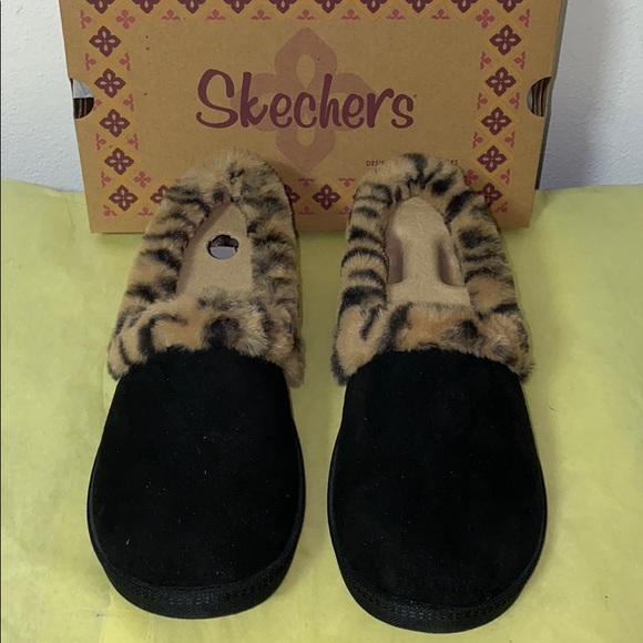 Skechers slippers size 8 Clearance